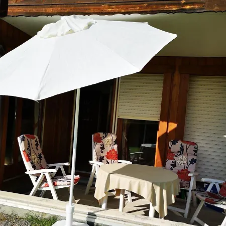 Coquet T2 Avec Terrasse Plein Sud, Au Centre De Samoens, Proche Commerces Et Ski-bus - Fr-1-629-79 *